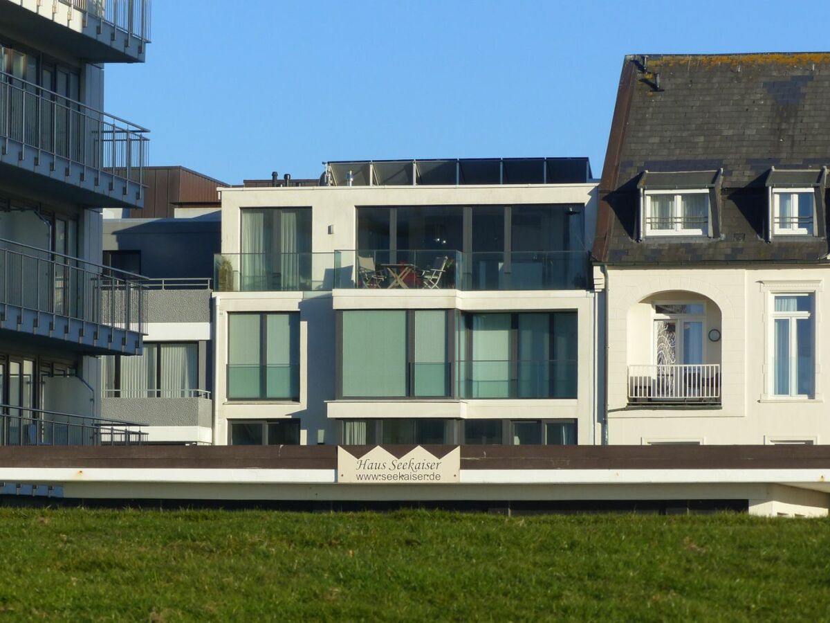 Holiday apartment Meerblick-Penthouse "Sonnenseite" in der Villa van Halem - Outdoor photo 2