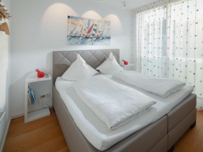 Holiday apartment Meerblick-Penthouse "Sonnenseite" in der Villa van Halem - Features photo 12