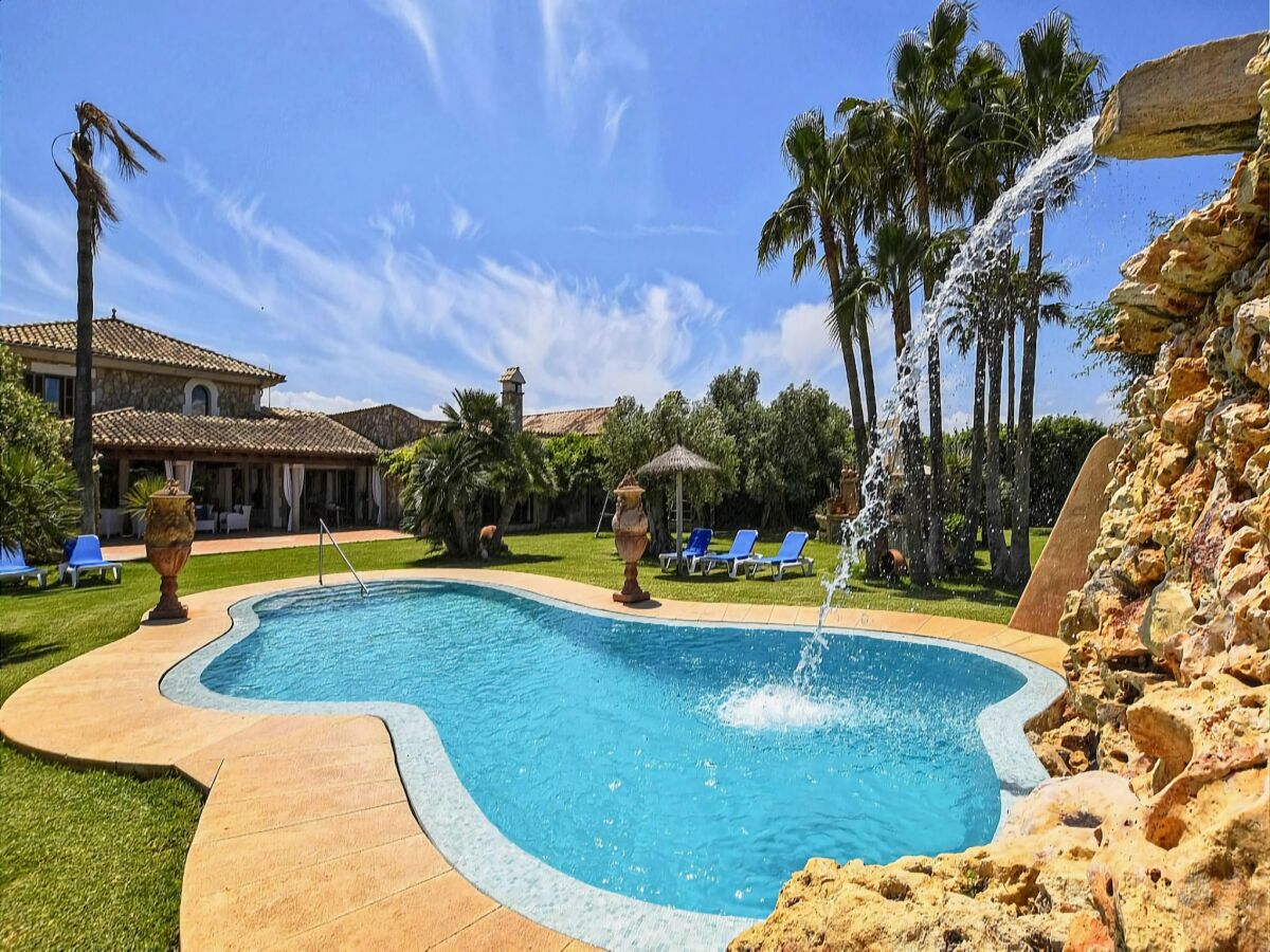 Villa Country House near Alcúdia Bay with Pool - Outdoor photo 2