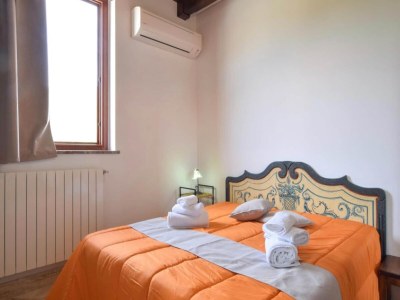 Apartment Apartment near Mount Etna with Hot Tub - Features photo 11