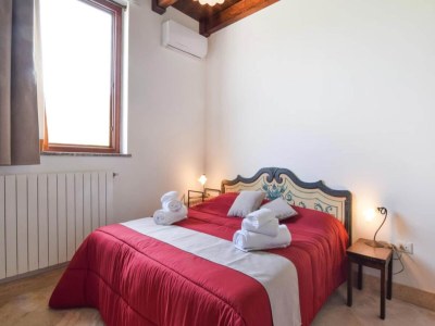 Apartment Apartment near Mount Etna with Hot Tub - Features photo 12