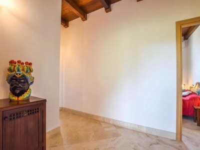 Apartment Apartment near Mount Etna with Hot Tub - Features photo 16