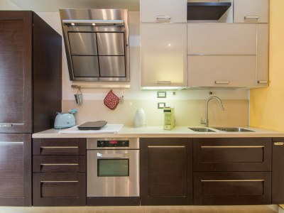 Apartment Chic Apartment with Outdoor Serenity - Features photo 10