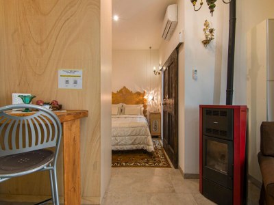 Apartment Chic Apartment with Outdoor Serenity - Features photo 29