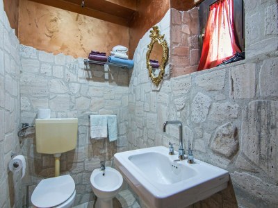 Apartment Chic Apartment with Outdoor Serenity - Features photo 34