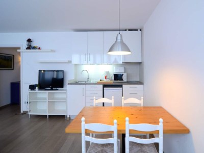 Apartment Apartment in Costa Brava near Sandy Beaches - Features photo 8
