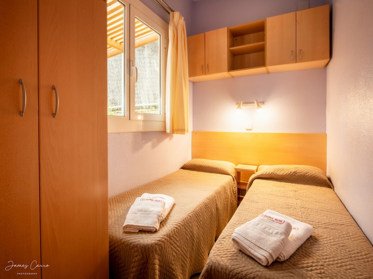 Chalet Good standard furnished chalet on nice park - Features photo 5