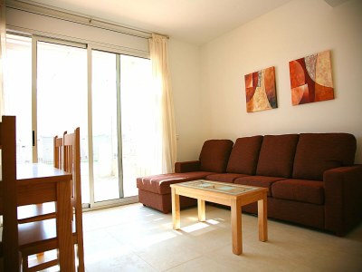 caravan Relaxing Family Beach Home - Features photo 28