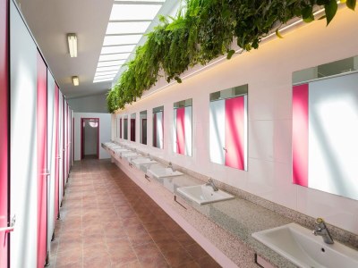 caravan Shaded Mobile Home Escape - Outdoor photo 19