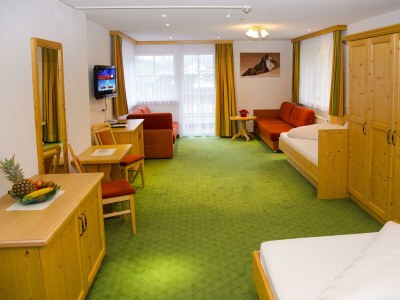 Holiday room Dreibettzimmer mit Dusche od. Bad, WC - Features photo 12