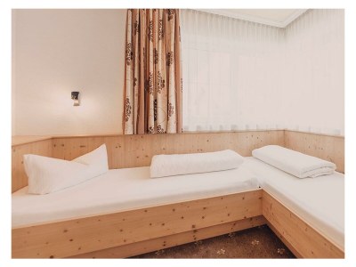 Holiday room "FAMILIENZIMMER" mit Dusche, WC - Features photo 33