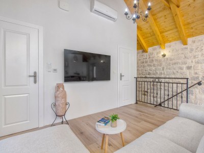 Holiday house Stone House Trogir - Features photo 11