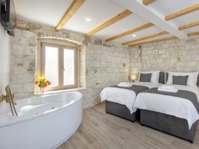 Holiday house Stone House Trogir - Features photo 13