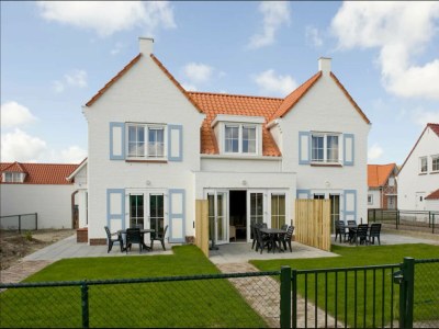 Holiday park Villa near North Sea Beach, Perfect for Families in Cadzand-Bad - Holiday park