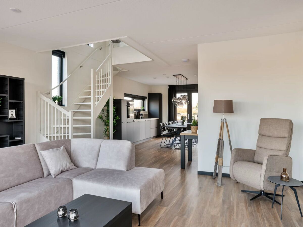 Holiday park Hot Tub Retreat w/ Jetty