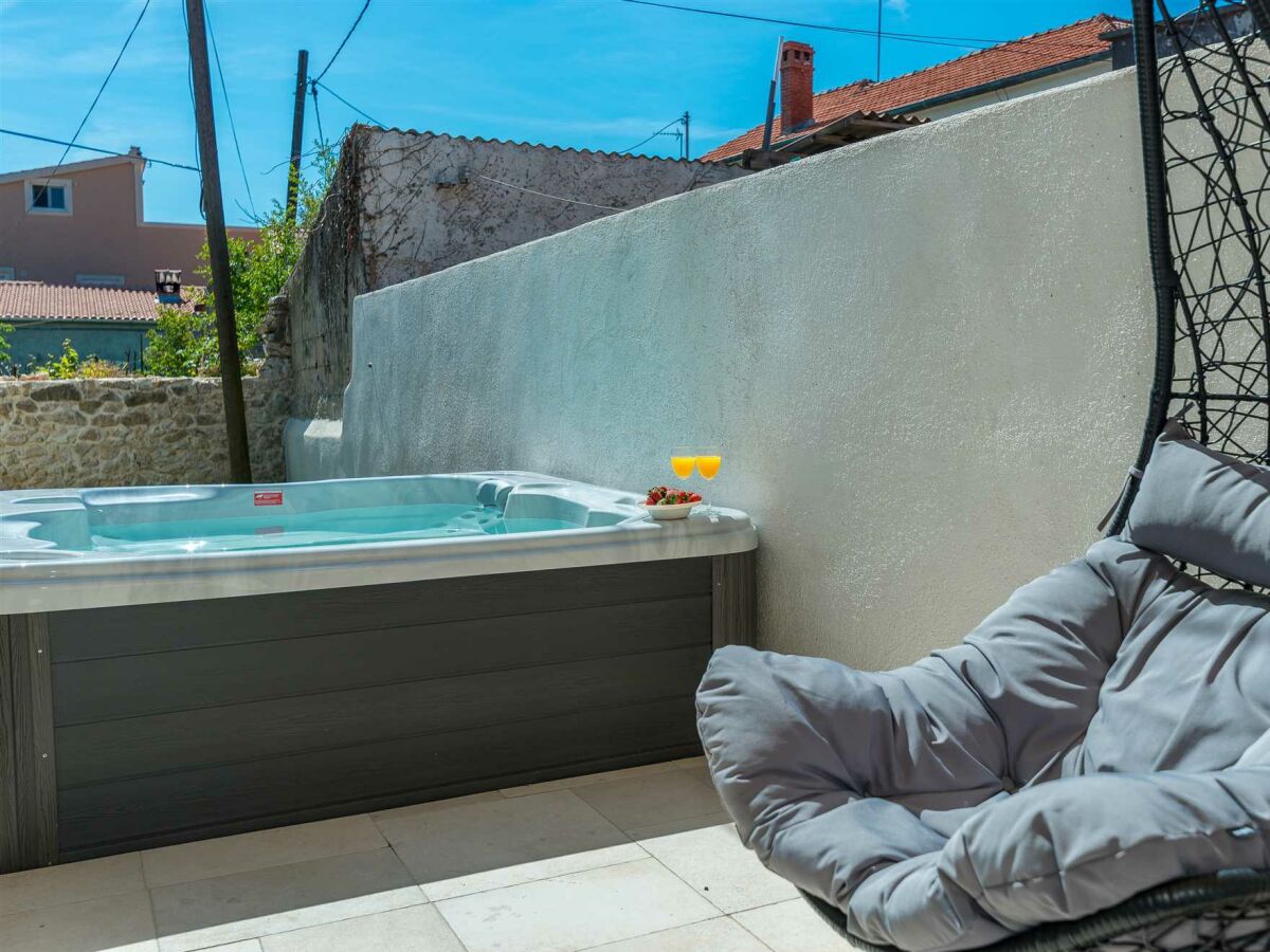 Villa Villa Donato with Jacuzzi - Outdoor photo 5