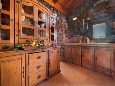 Cottage Holiday Home in Tenerife with Private Garden - Features photo 18