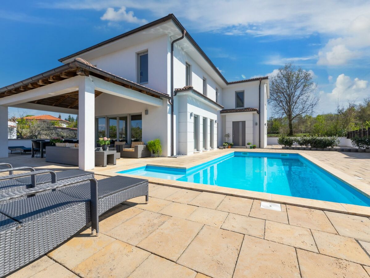 Villa Villa EL with private pool