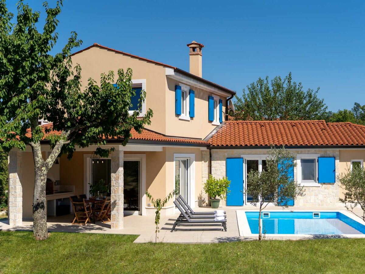 Holiday house Casa Piano in a calm village enveloped by nature - Outdoor photo 2