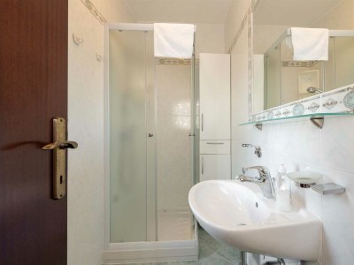 Holiday house Haus Salakova a lovely vintage stone house - Features photo 9