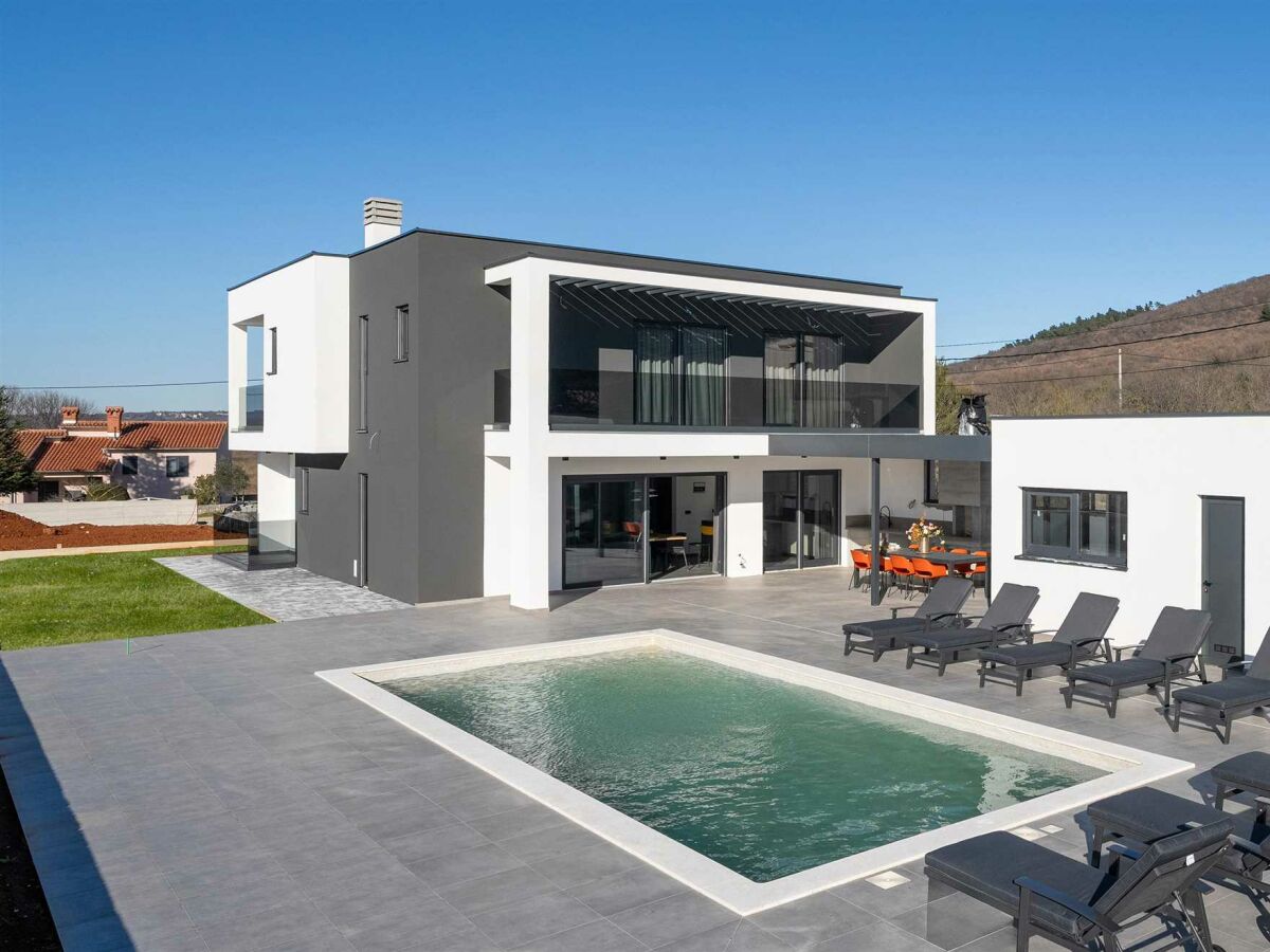 Villa Villa Aria a peaceful retreat with a playground