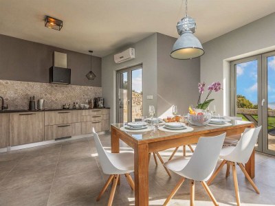 Holiday house Villa Soleil in peaceful location with a sea view - Features photo 9