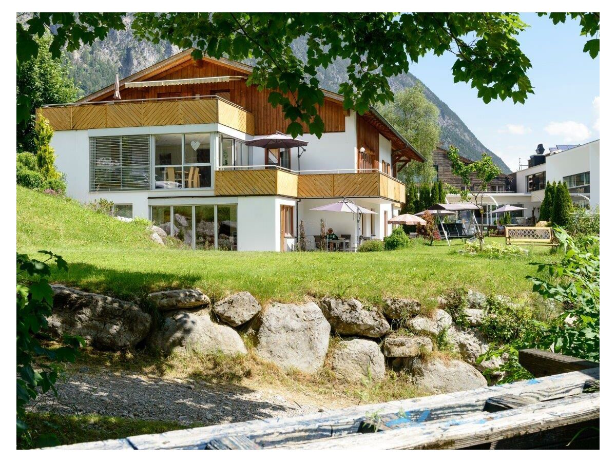 Apartment Zweibettzimmer, Dusche/WC, Küchenblock, neuwertig