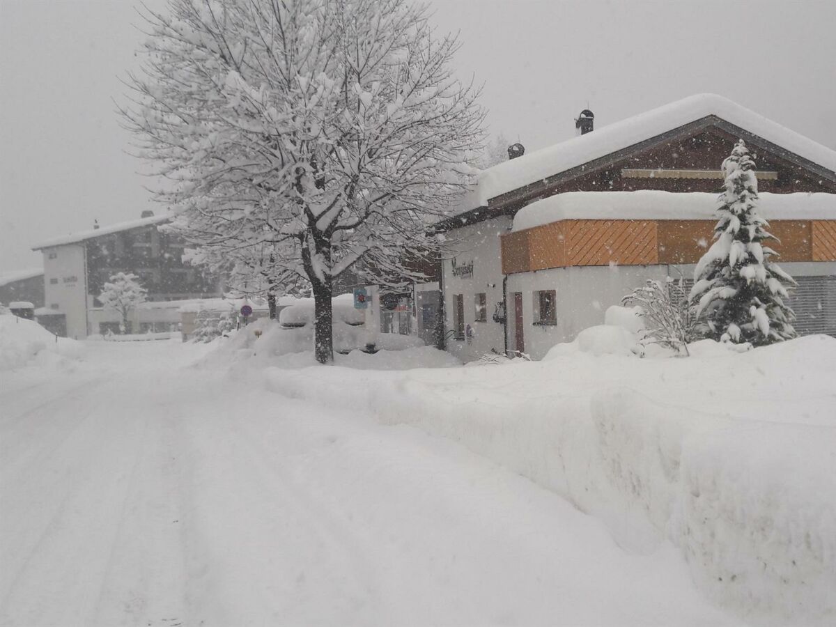 Apartment Zweibettzimmer, Dusche/WC, Küchenblock, neuwertig - Outdoor photo 5