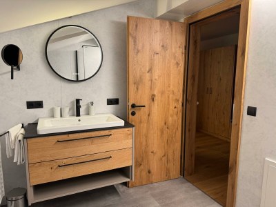 Apartment Zweibettzimmer, Dusche/WC, Küchenblock, neuwertig - Outdoor photo 23