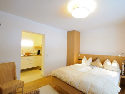 Apartment Zweibettzimmer, Dusche/WC, Küchenblock, neuwertig - Features photo 47