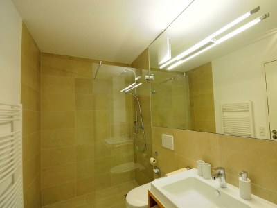 Apartment Zweibettzimmer, Dusche/WC, Küchenblock, neuwertig - Features photo 50