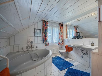 Apartment Ferienhaus, Dusche und Bad, WC, 3 Schlafräume - Outdoor photo 11