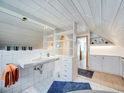 Apartment Ferienhaus, Dusche und Bad, WC, 3 Schlafräume - Outdoor photo 12