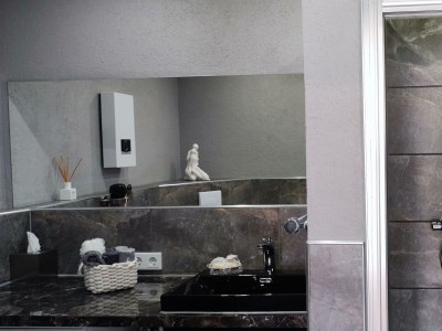 Apartment Appartement/Fewo, Dusche und Bad, WC, Deluxe - Features photo 61