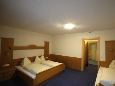 Holiday room Familienzimmer mit 2 Schlafräumen - Features photo 32