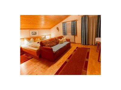 Holiday room Vierbettzimmer mit Dusche, WC in Saalfelden - Holiday room