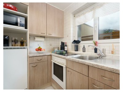 Apartment Greenspot Apartment - Features photo 11