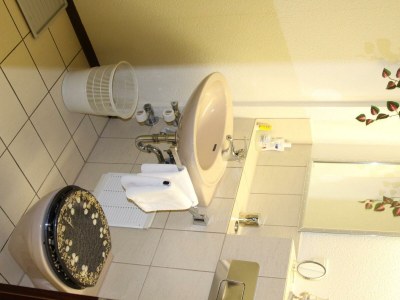 Apartment 2-Raum-Appartement mit Bad/WC, sep.2 WC,Tiefgarage - Outdoor photo 8