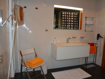 Apartment Ferienhaus, Dusche und Bad, WC, 2 Schlafräume - Features photo 33