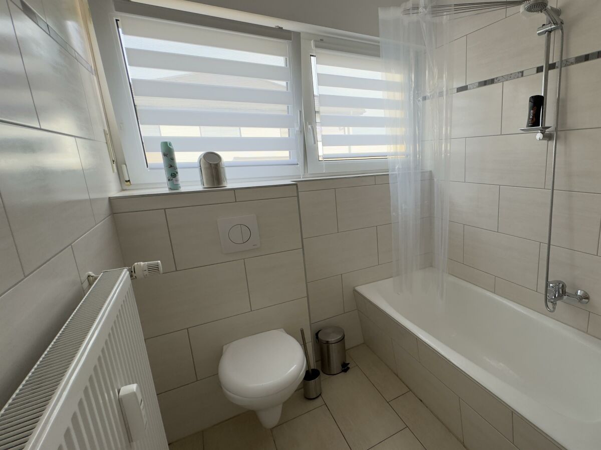 Apartment Appartement/Fewo, Badewanne, 1 Schlafraum - Outdoor photo 5