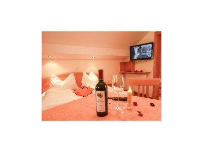 Holiday room Vierbettzimmer mit Dusche, WC - Features photo 12