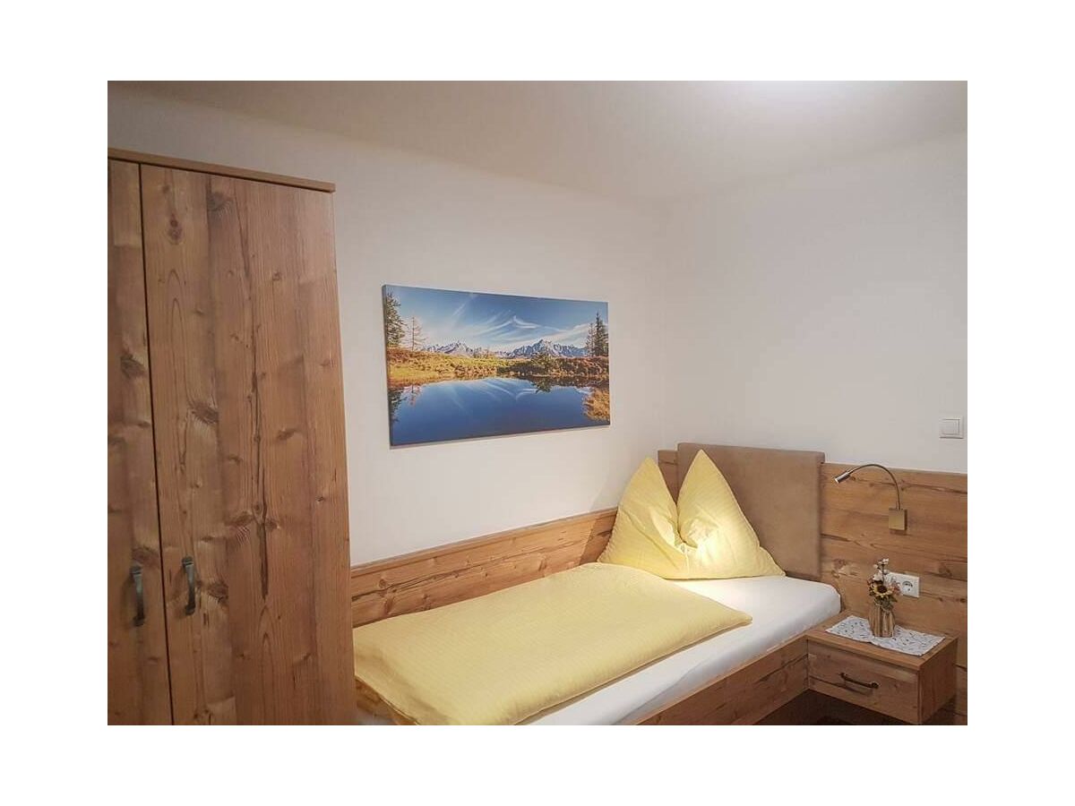 Holiday room Business Einzelzimmer mit Bergblick