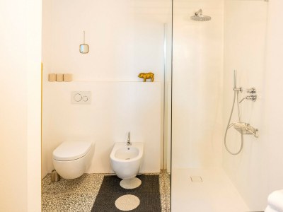 Apartment 617A Lakeview Apartment Cristina - Features photo 5