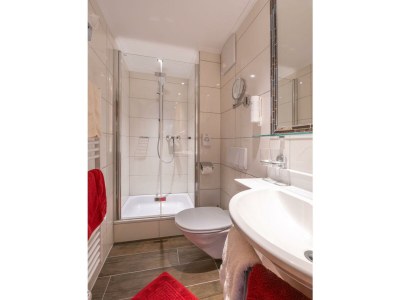 Apartment "Apartment 2" (8-13 Pers.)/5 Schlafräume/DU, WC - Features photo 12