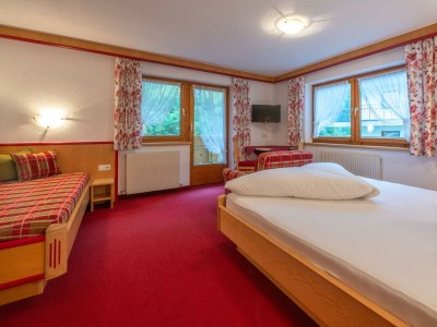 Apartment "Apartment 2" (8-13 Pers.)/5 Schlafräume/DU, WC - Features photo 13