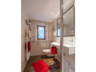 Apartment "Apartment 2" (8-13 Pers.)/5 Schlafräume/DU, WC - Features photo 14