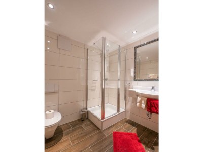 Apartment "Apartment 2" (8-13 Pers.)/5 Schlafräume/DU, WC - Features photo 19