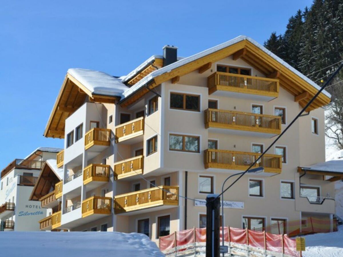 Holiday room Doppelzimmer Pistenblick Zimmer 1 mit HP