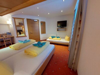 Holiday room Doppelzimmer Nr. 6, Dusche / WC + Balkon - Features photo 68