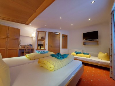 Holiday room Doppelzimmer Nr. 6, Dusche / WC + Balkon - Features photo 72